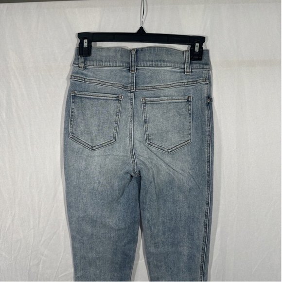 NWT $128 Spanx [ XS ]‎ Distressed Skinny Jeans in Light Vintage Wash Blue - Picture 8 of 15